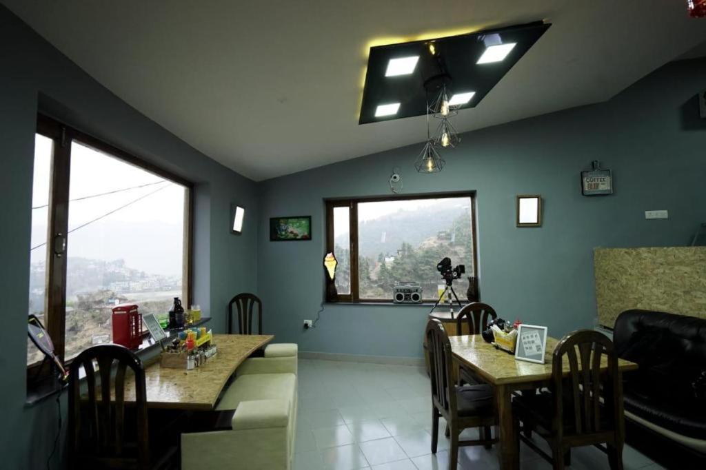 Icebergs Mussoorie - A Boutique Stay And 24 Hrs Roof Top Cafe Dış mekan fotoğraf