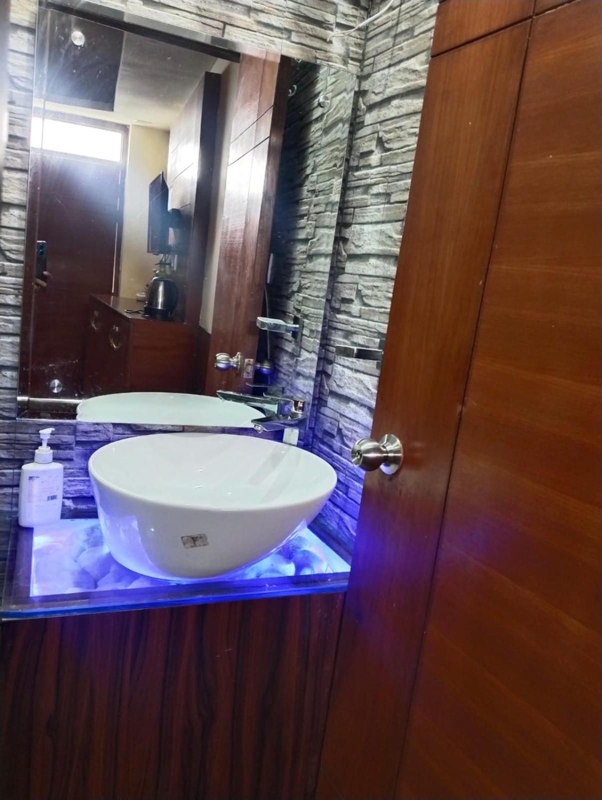 Icebergs Mussoorie - A Boutique Stay And 24 Hrs Roof Top Cafe Dış mekan fotoğraf