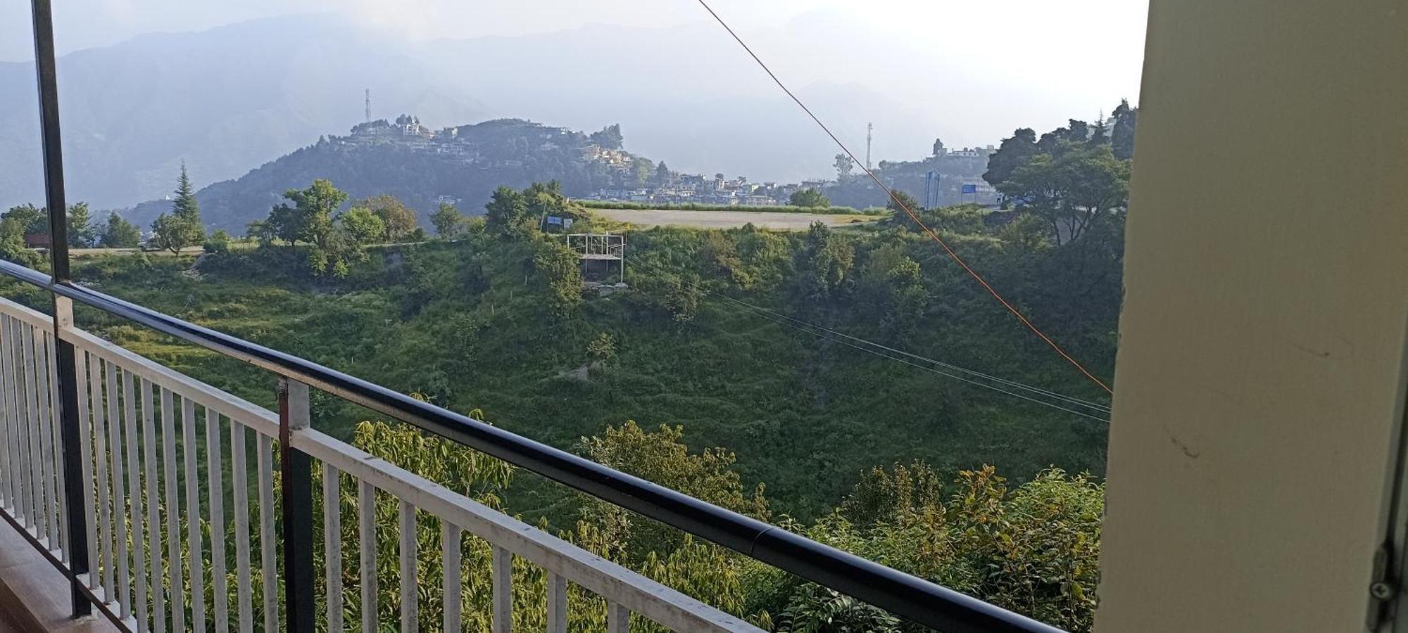 Icebergs Mussoorie - A Boutique Stay And 24 Hrs Roof Top Cafe Dış mekan fotoğraf