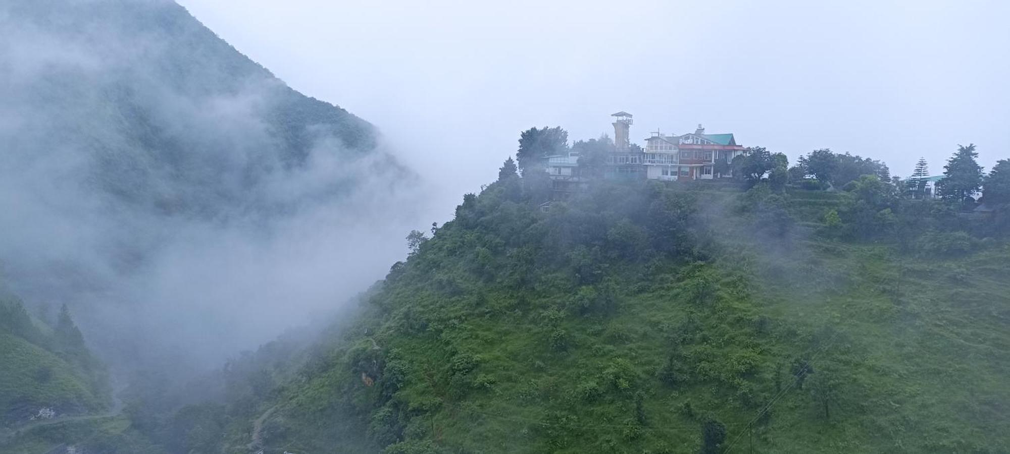 Icebergs Mussoorie - A Boutique Stay And 24 Hrs Roof Top Cafe Dış mekan fotoğraf