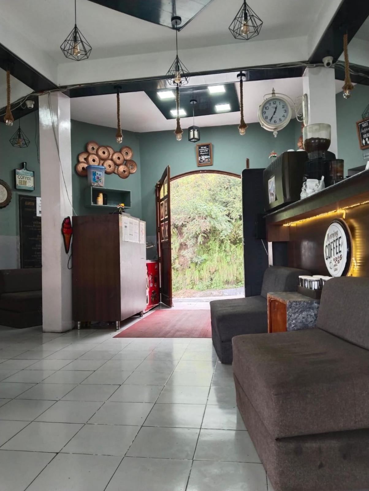 Icebergs Mussoorie - A Boutique Stay And 24 Hrs Roof Top Cafe Dış mekan fotoğraf