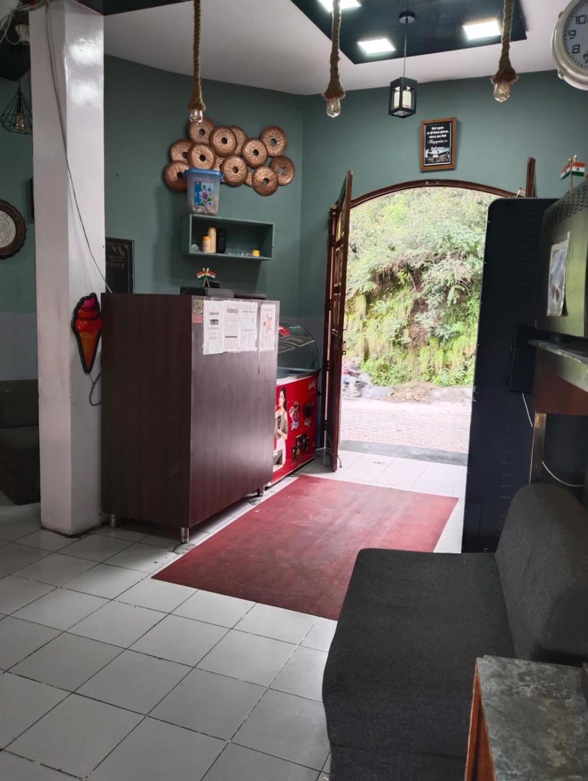 Icebergs Mussoorie - A Boutique Stay And 24 Hrs Roof Top Cafe Dış mekan fotoğraf