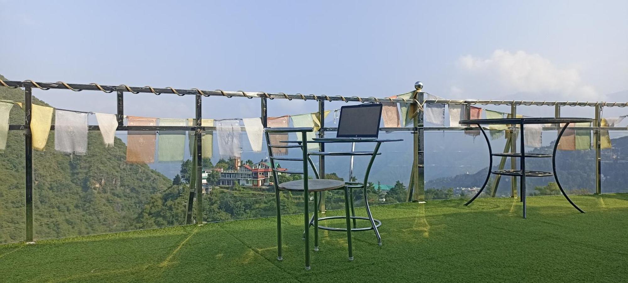 Icebergs Mussoorie - A Boutique Stay And 24 Hrs Roof Top Cafe Dış mekan fotoğraf
