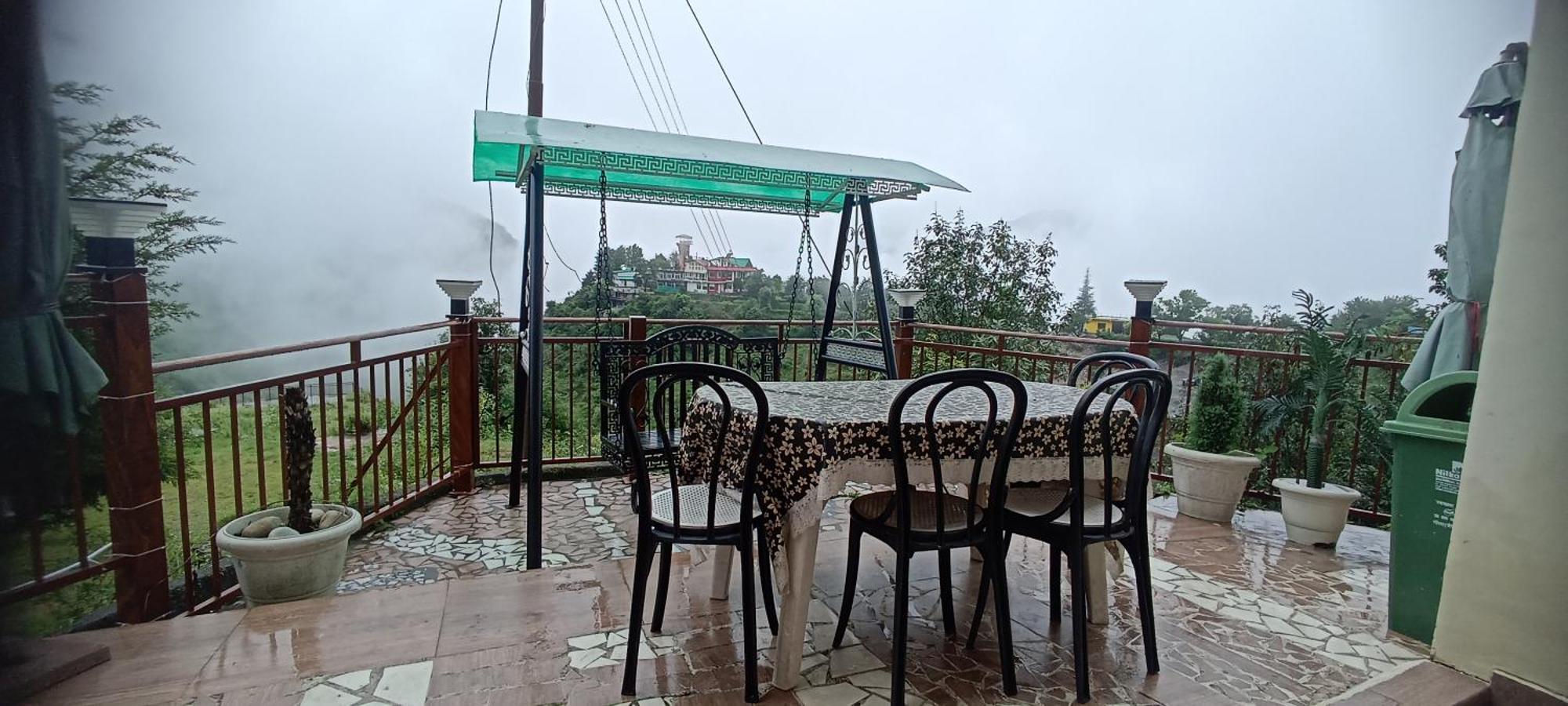 Icebergs Mussoorie - A Boutique Stay And 24 Hrs Roof Top Cafe Dış mekan fotoğraf