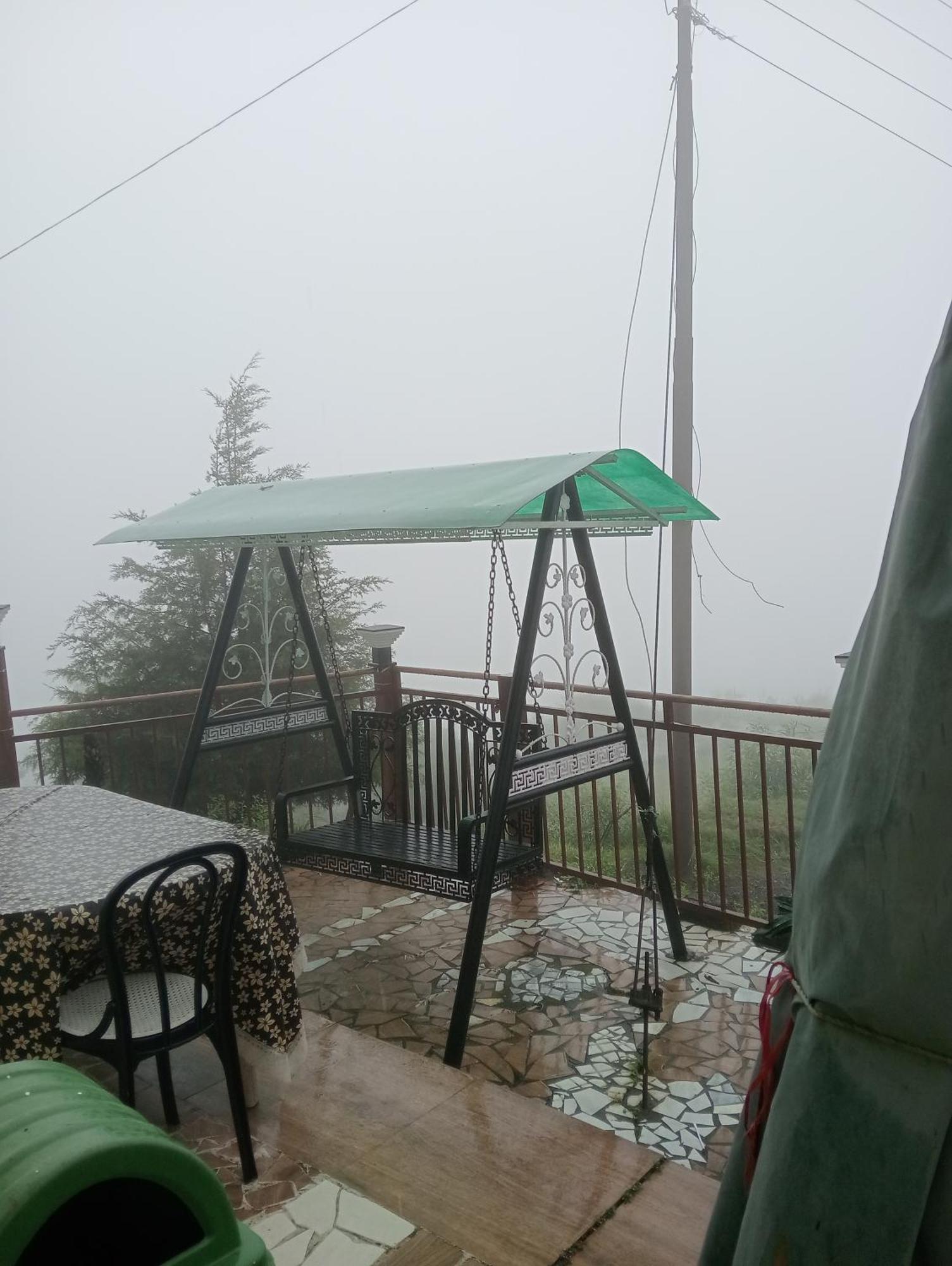 Icebergs Mussoorie - A Boutique Stay And 24 Hrs Roof Top Cafe Dış mekan fotoğraf