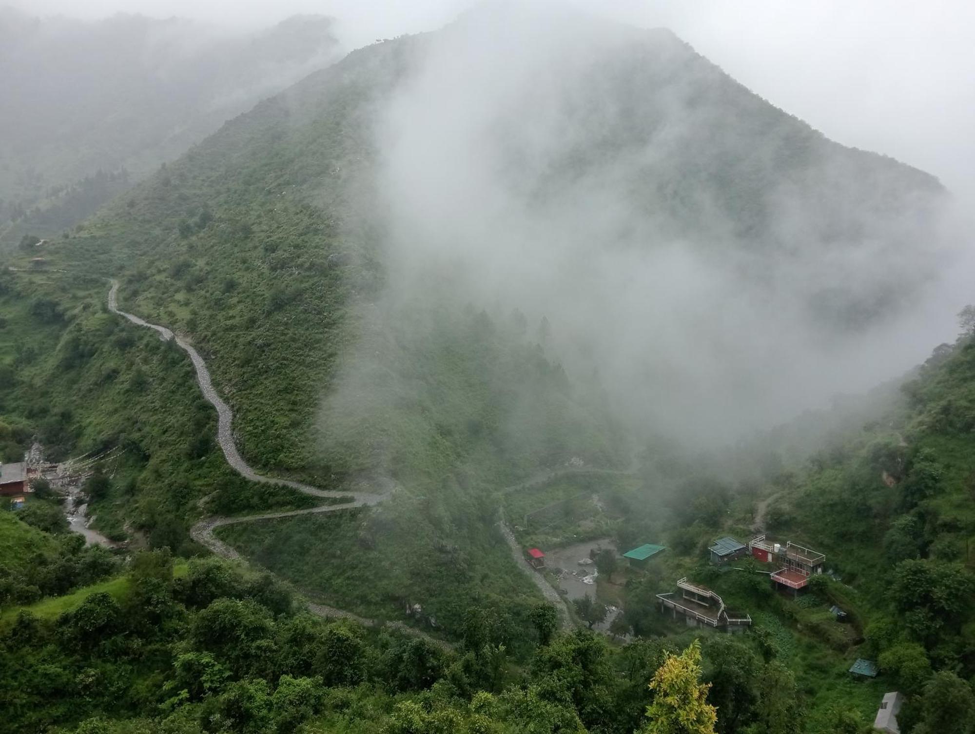 Icebergs Mussoorie - A Boutique Stay And 24 Hrs Roof Top Cafe Dış mekan fotoğraf