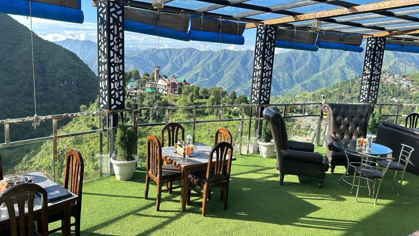 Icebergs Mussoorie - A Boutique Stay And 24 Hrs Roof Top Cafe Dış mekan fotoğraf